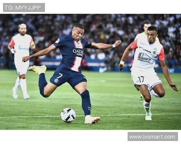 世界杯精彩对决里昂与巴黎圣日耳曼战成平局神扑瞬间震撼全场 世界杯精彩对决里昂与巴黎圣日耳曼战成平局神扑瞬间震撼全场