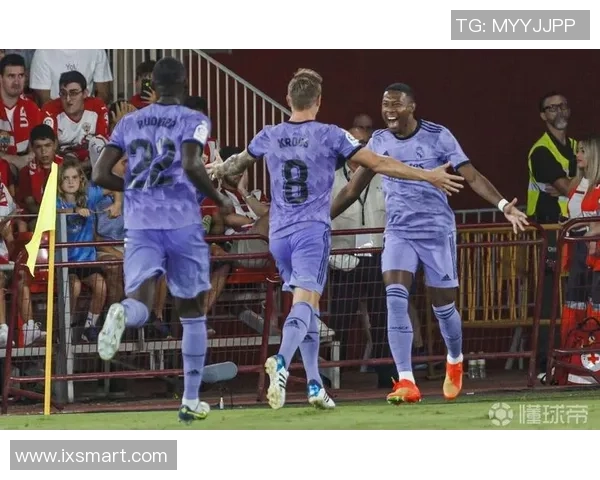 友谊赛拜仁小胜里昂乌龙球引发争议判罚全场沸腾 友谊赛拜仁小胜里昂乌龙球引发争议判罚全场沸腾